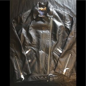 Woman American Eagle leather jacket